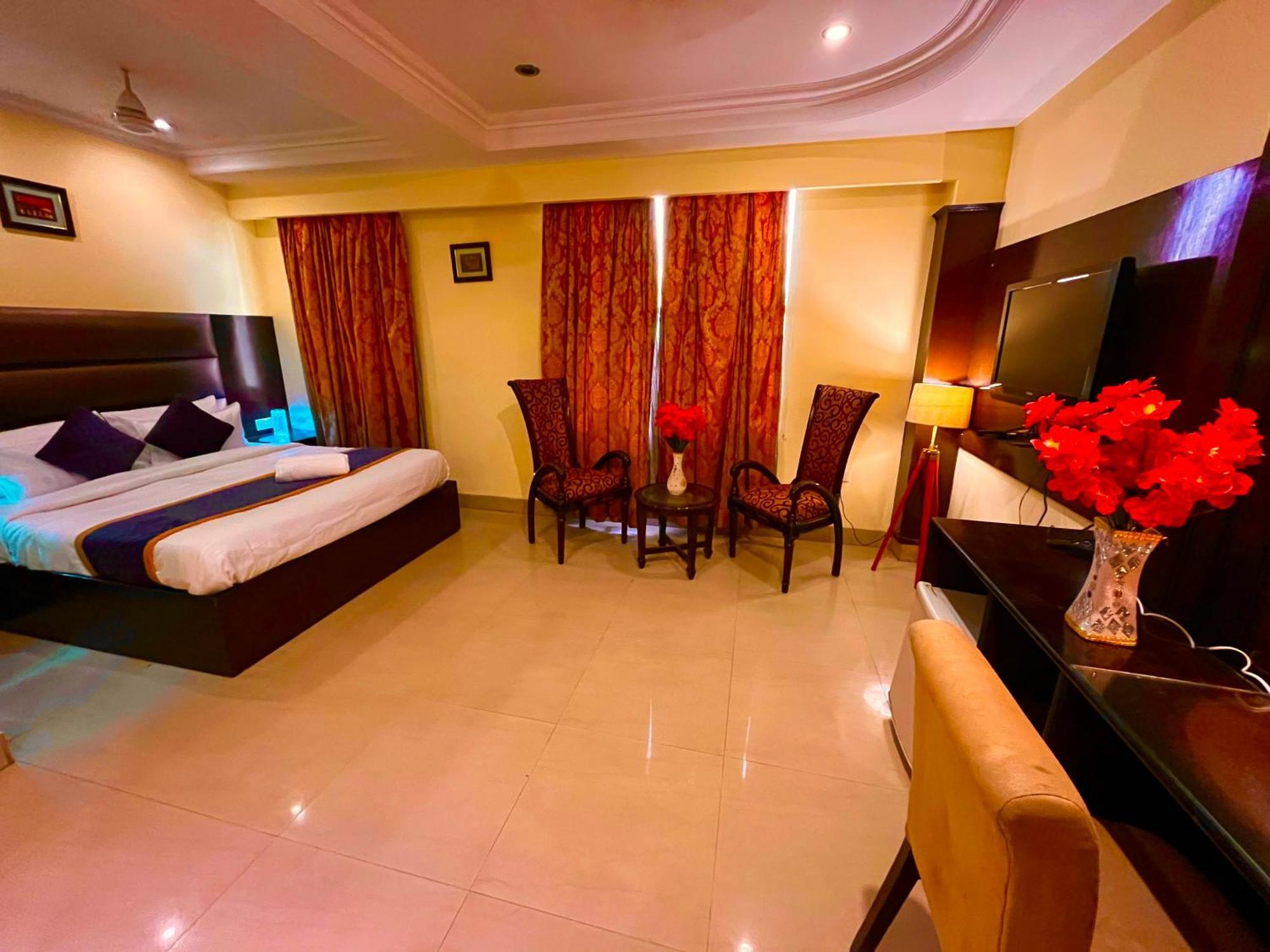Palki Cafe & Stay Ludhiana Ngoại thất bức ảnh