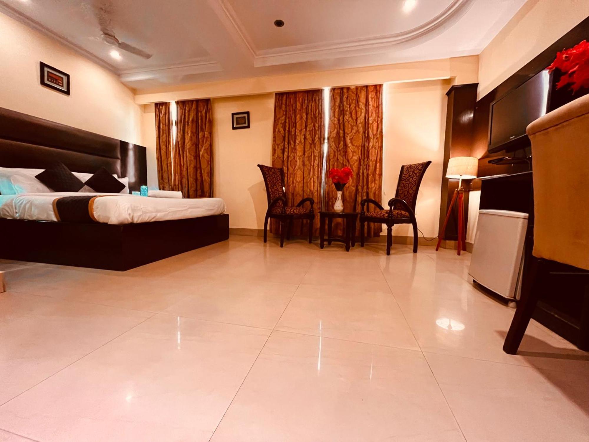Palki Cafe & Stay Ludhiana Ngoại thất bức ảnh